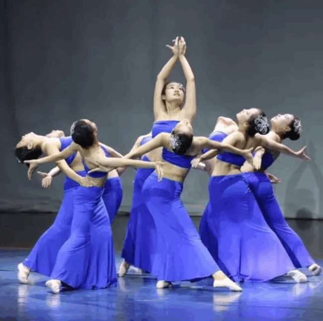 牡丹江校园舞蹈服供应